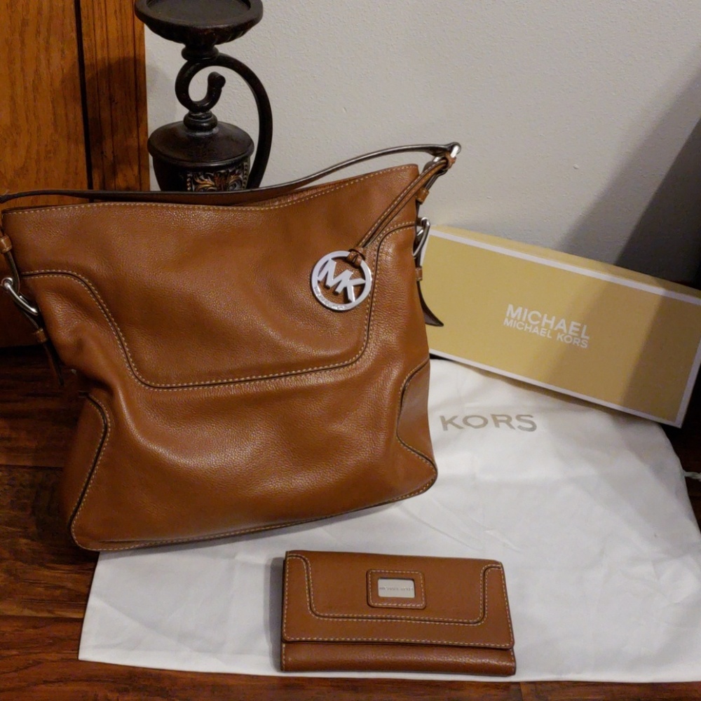 Authentic Michael Kors purse only - Picture 6 of 8